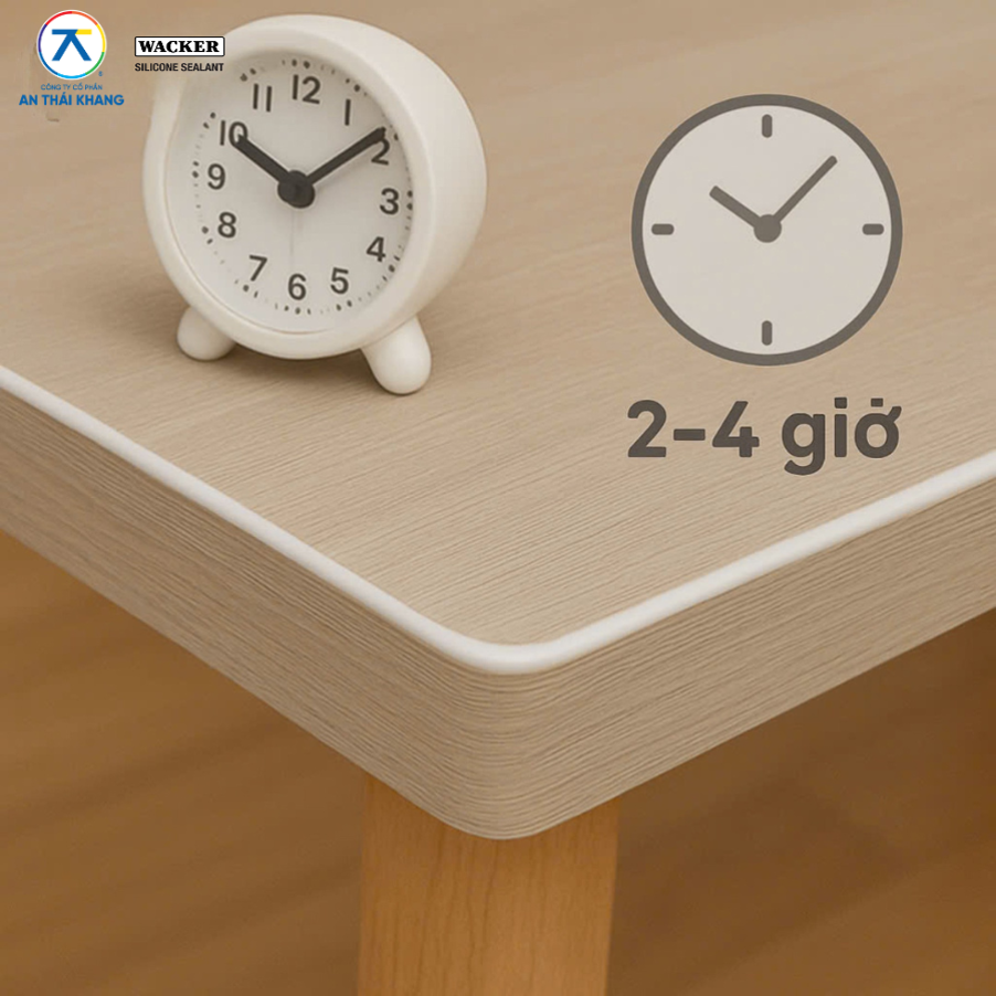 Mép bàn được bo tròn bằng keo silicone sau khi khô, bề mặt mềm và an toàn